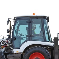 Cтекло  заднее  Bobcat B700/730/750/780