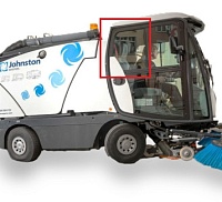Стекло стекло дверное левое верхнее Johnston Sweepers C202/ Johnston Cx202/ Johnston Cn202